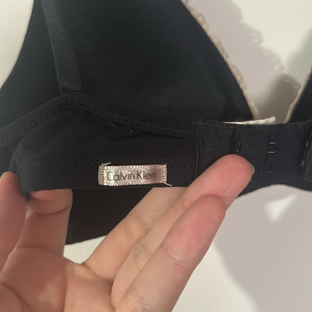 Calvin Klein Bra - Picture 3 of 4